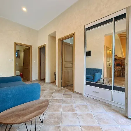 House 2118 בית נופש פרוי